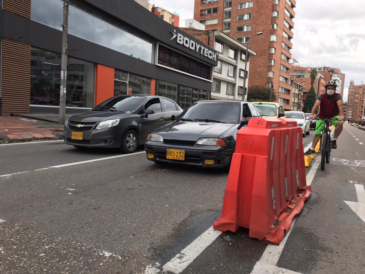 Separador vial de ciclorrutas permanentes de Bogotá