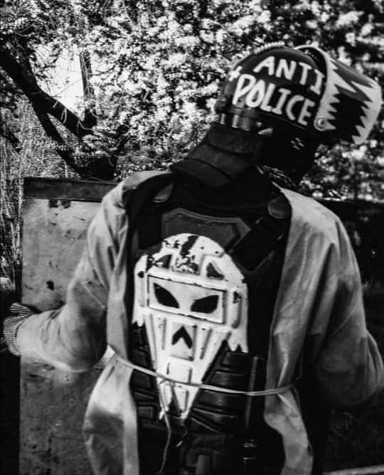 Familiar de miembro del Esmad en protestas 5