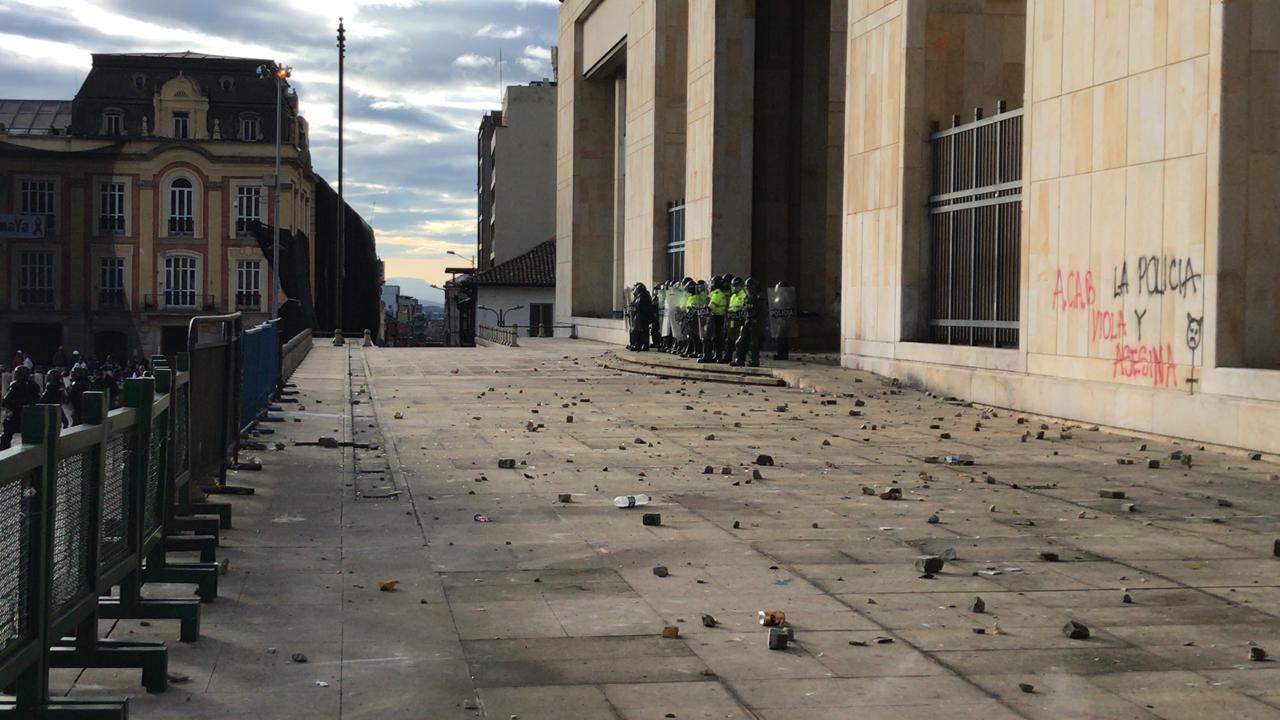 Palacio de Justicia en medio de las confrontaciones