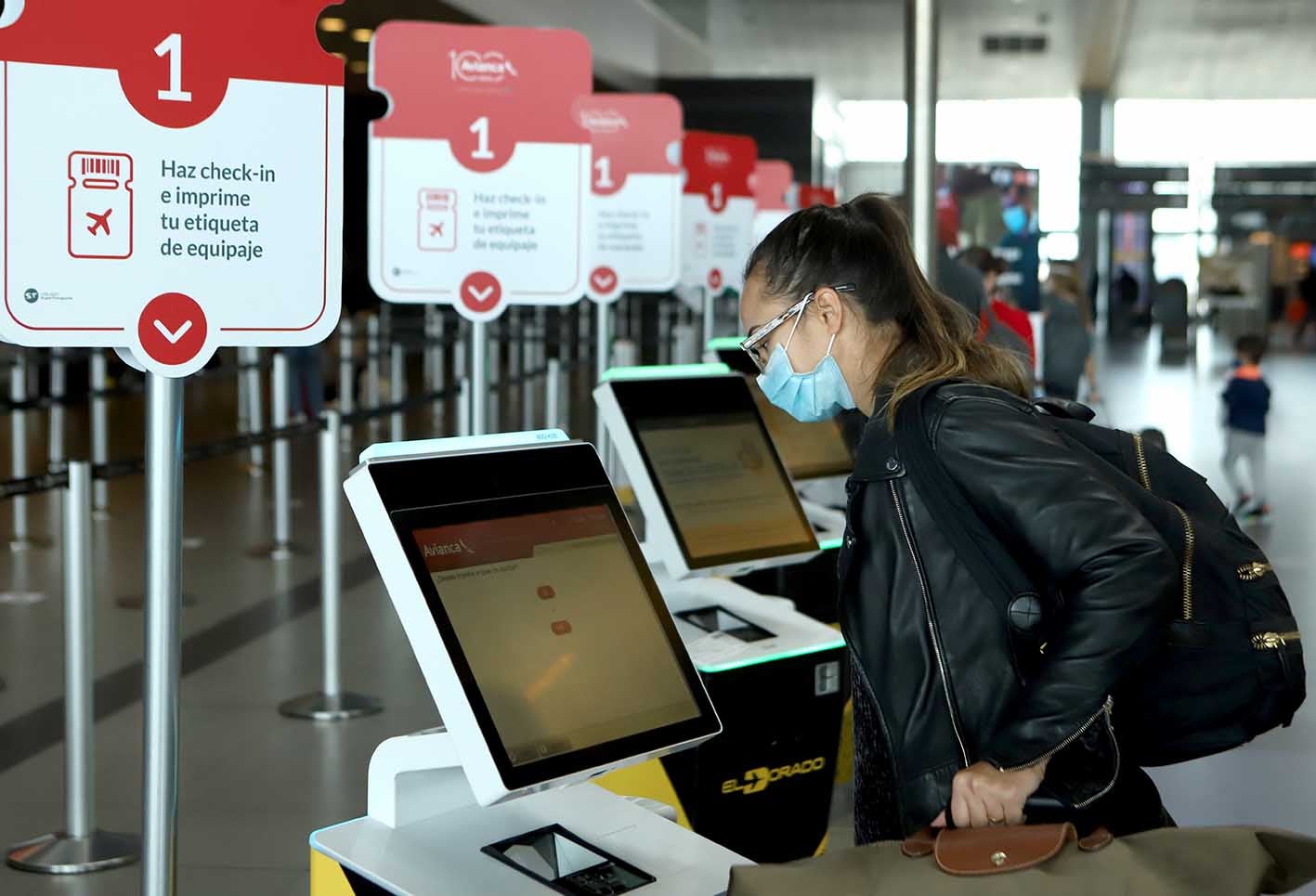 Viajeros en el Aeropuerto El Dorado