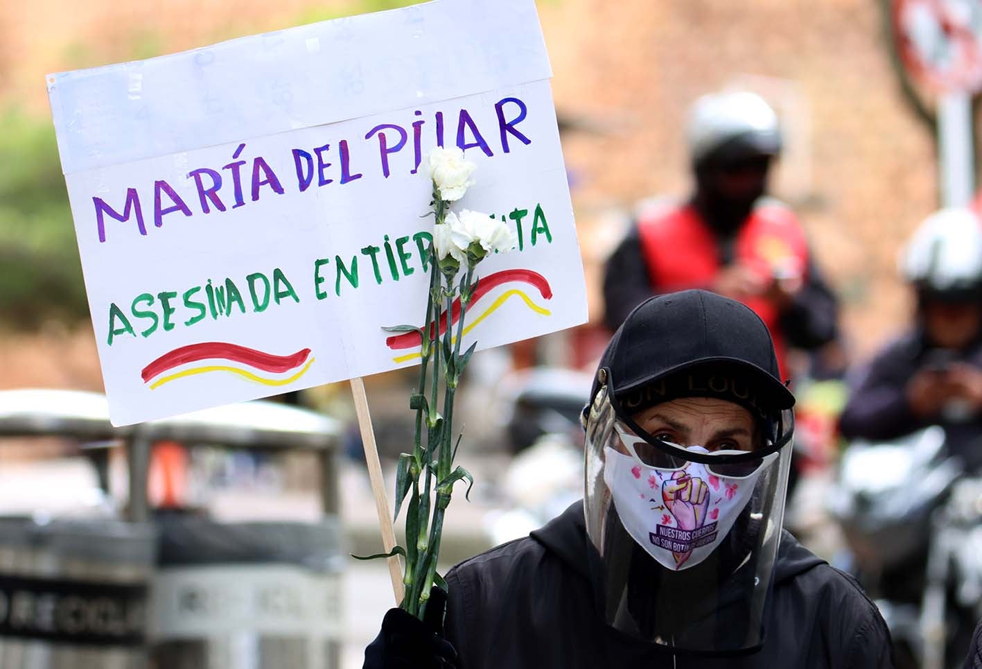 Plantón de mujeres en Bogotá contra abuso policial