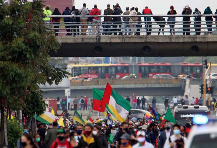 Recorrido por el centro de Bogotá de La minga indígena y llegada a la Plaza de Bolívar