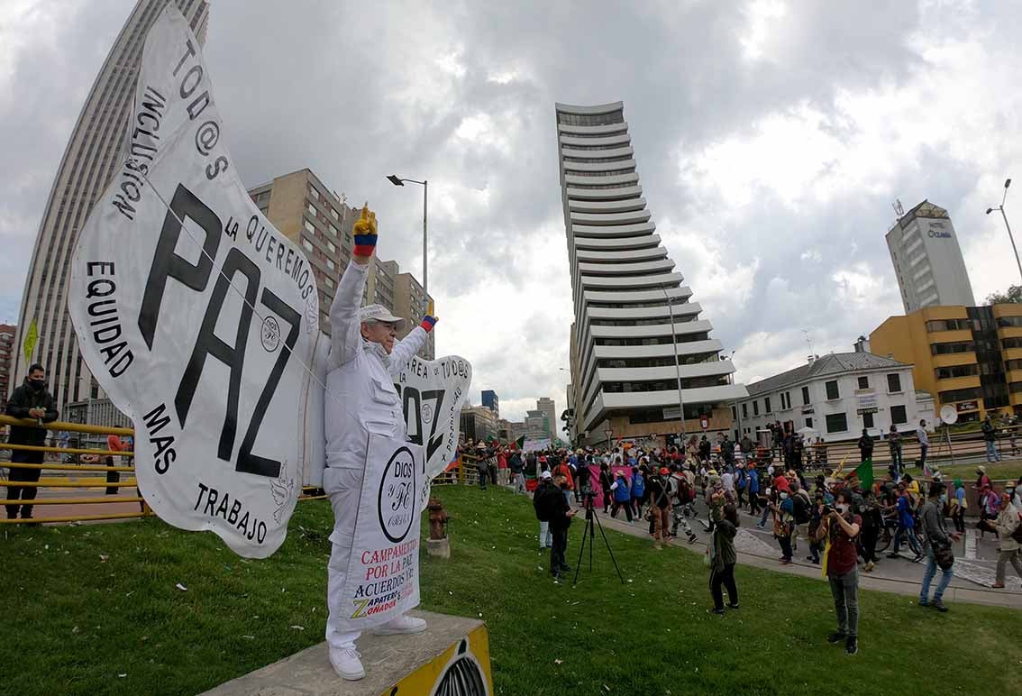 Recorrido por el centro de Bogotá de La minga indígena y llegada a la Plaza de Bolívar