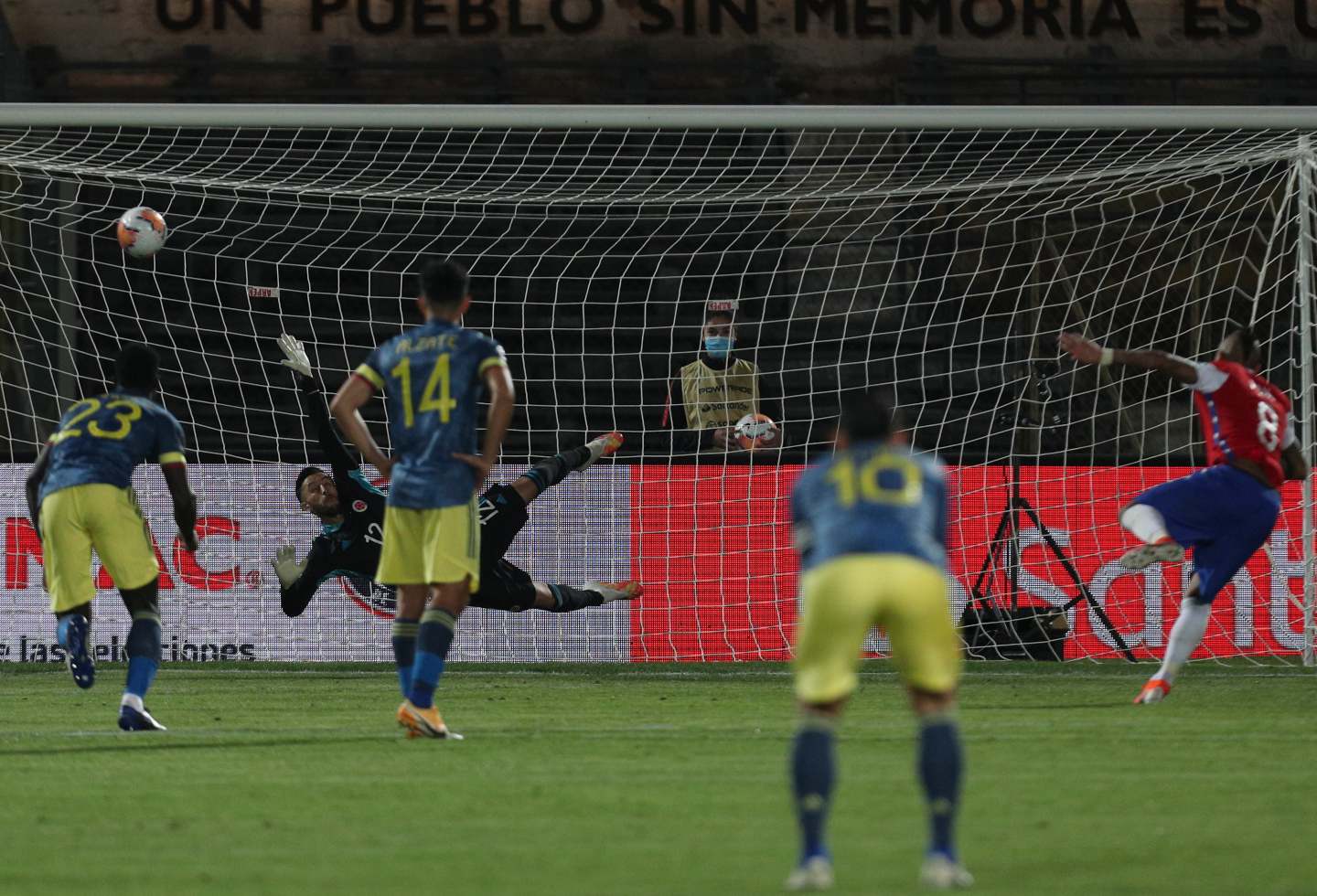 Vidal anota gol de penal