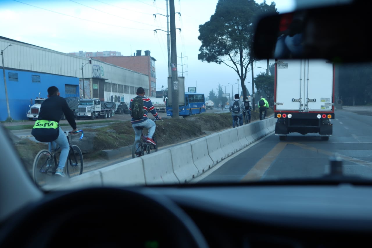 Inicia protesta por parte de conductores contra ciclorruta de Calle 13
