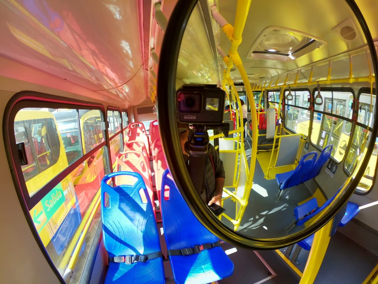 Nuevos buses amarillos de Transmilenio