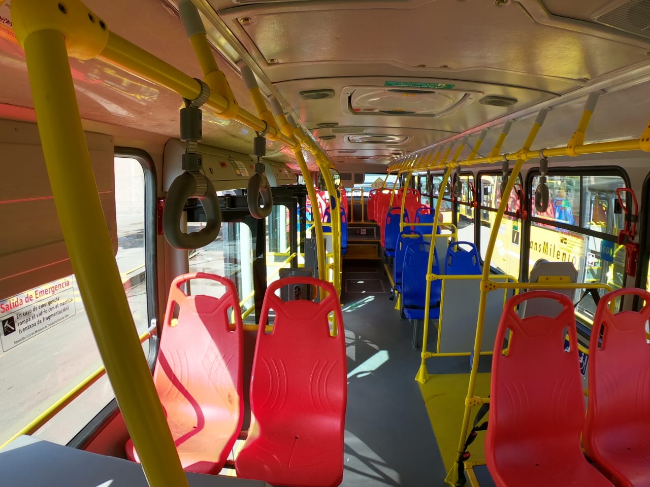 Nuevos buses amarillos de Transmilenio