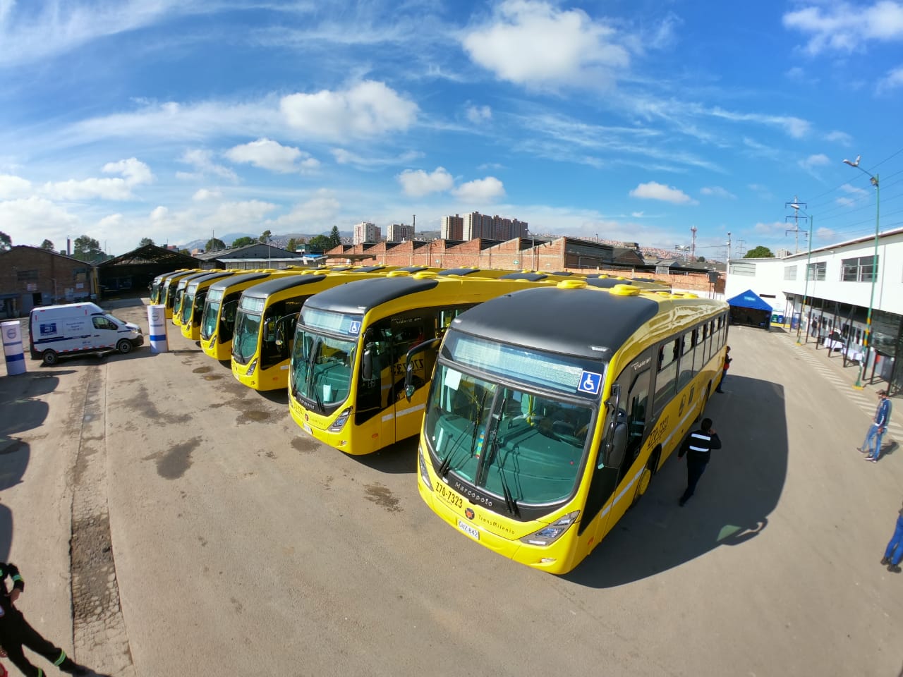 Nuevos buses amarillos de Transmilenio