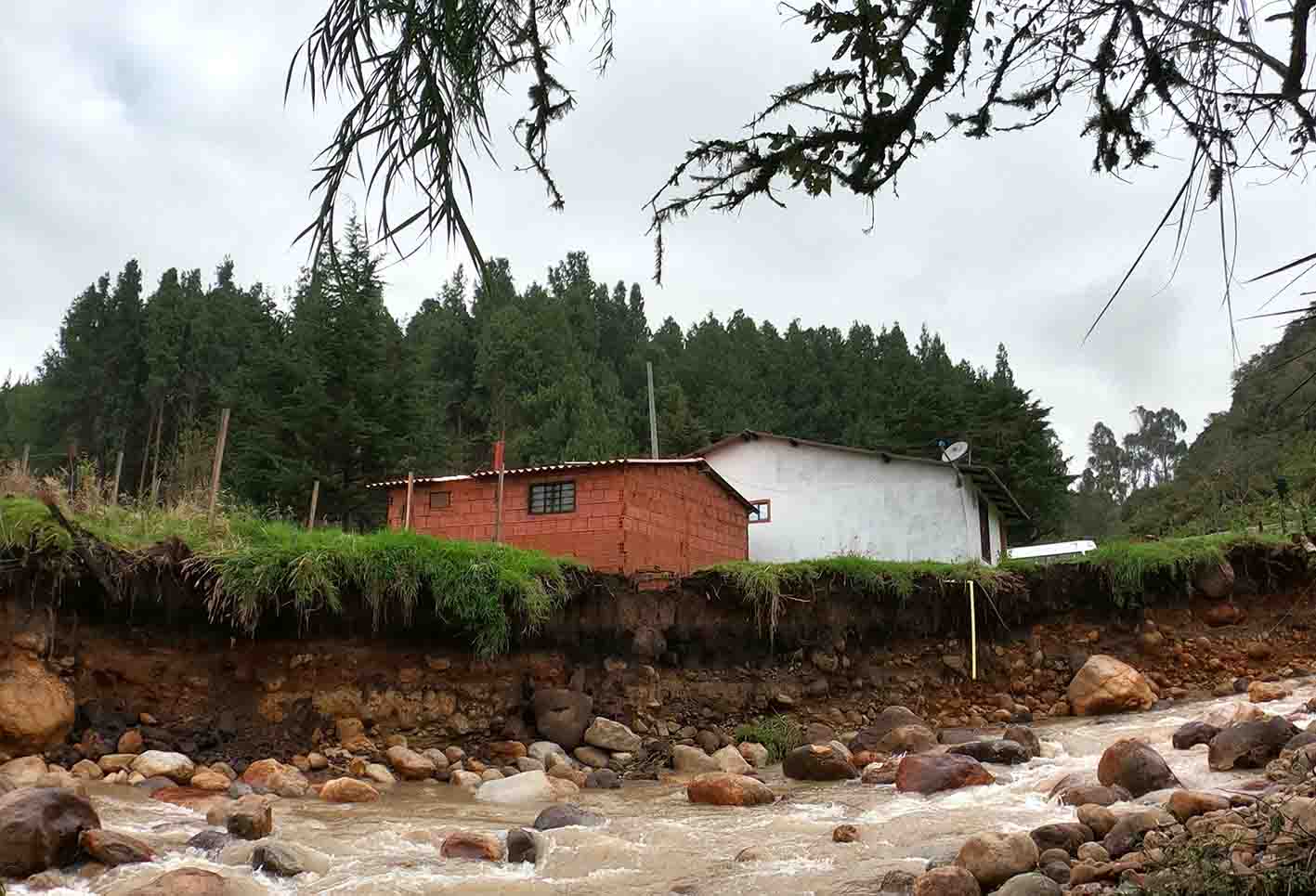 Deslizamientos de tierra y desbordamiento de afluentes en Usme y Ciudad Bolívar