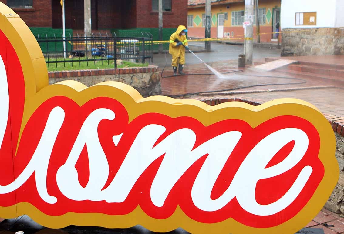 [Fotos] Plaza de Usme fue limpiada y desinfectada
