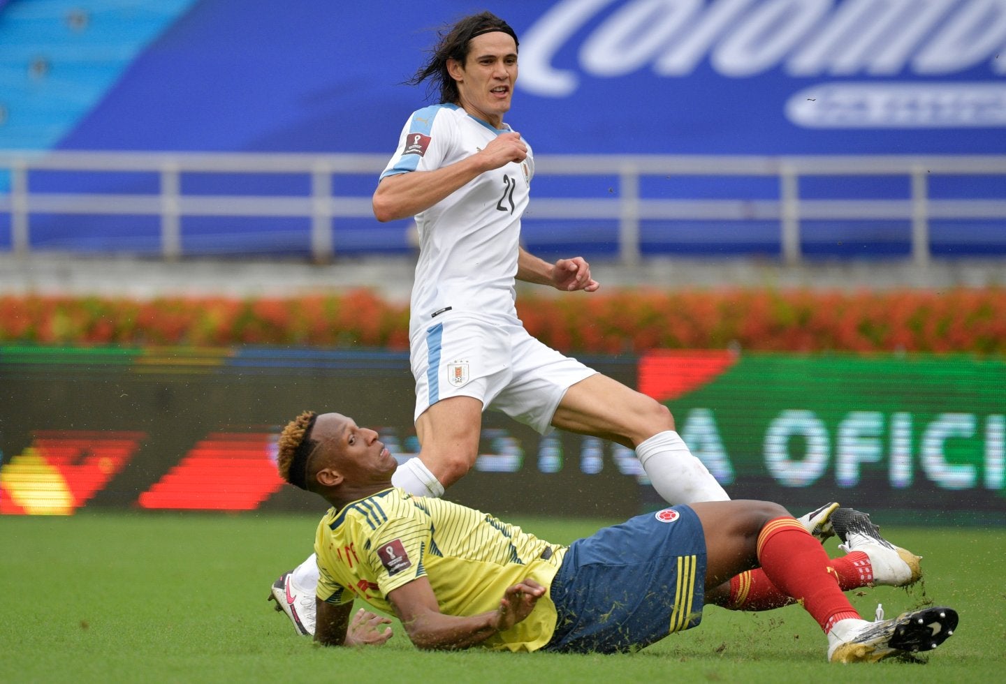 Yerry Mina y Cavani