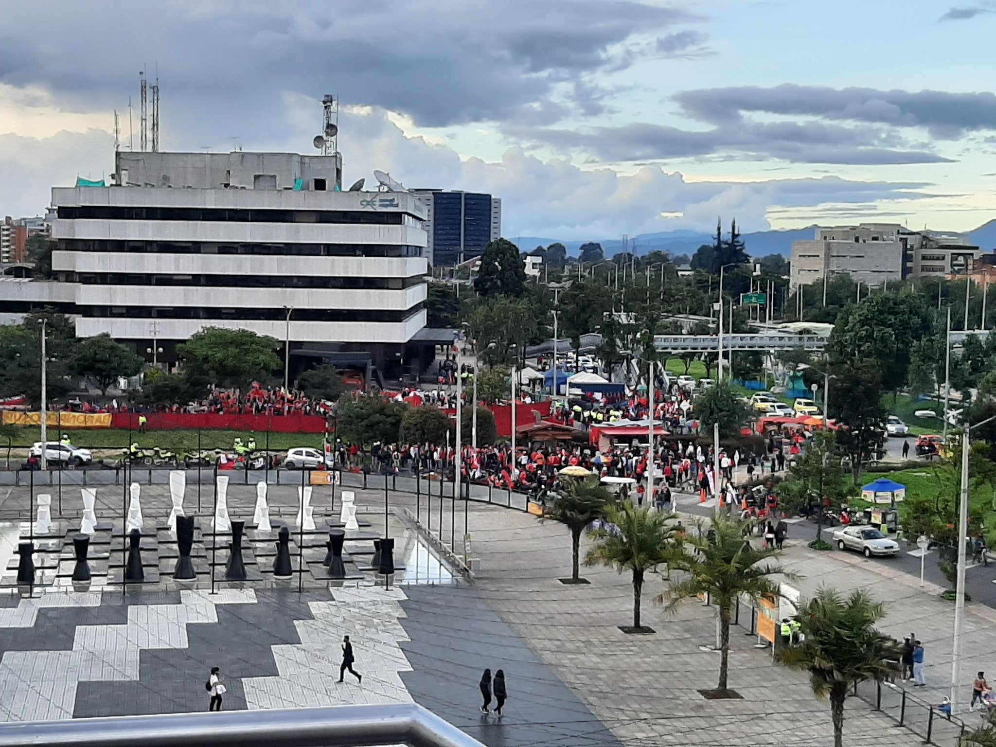 Hinchas del América aglomerados en Gran Estación