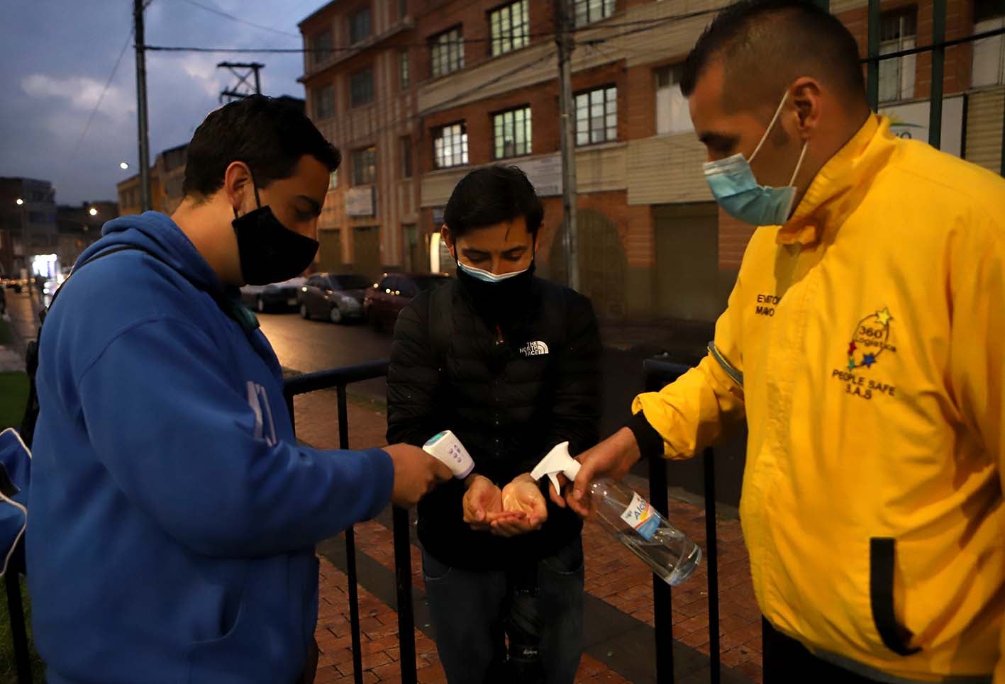 Novenas navideñas al aire libre en Bogotá