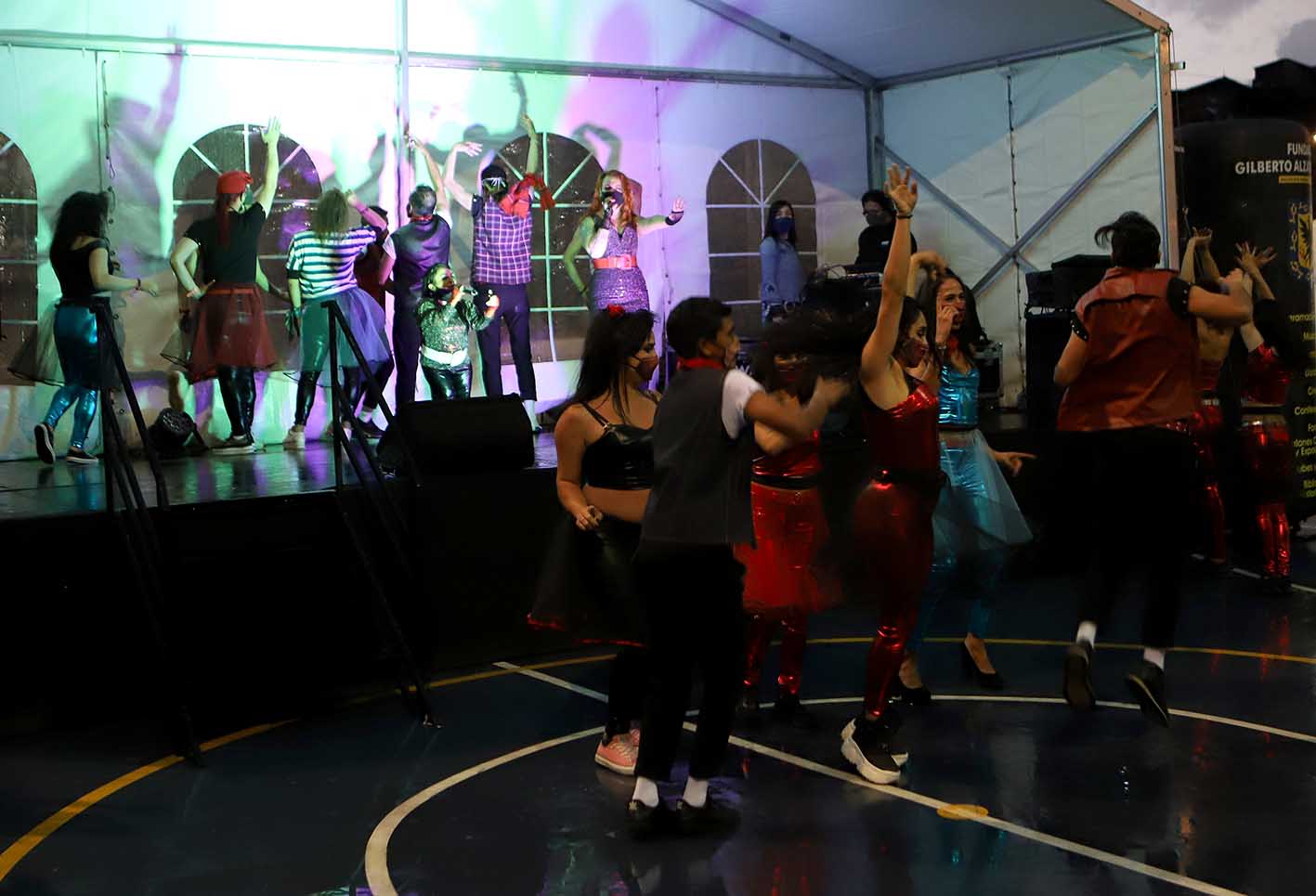 Novenas navideñas al aire libre en Bogotá