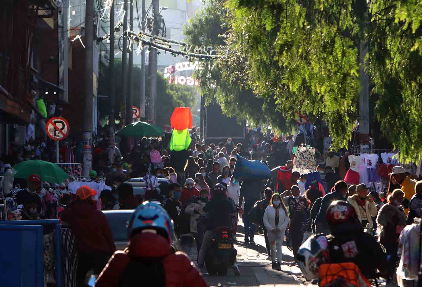 San Victorino – vendedores informales no respetan distanciamiento