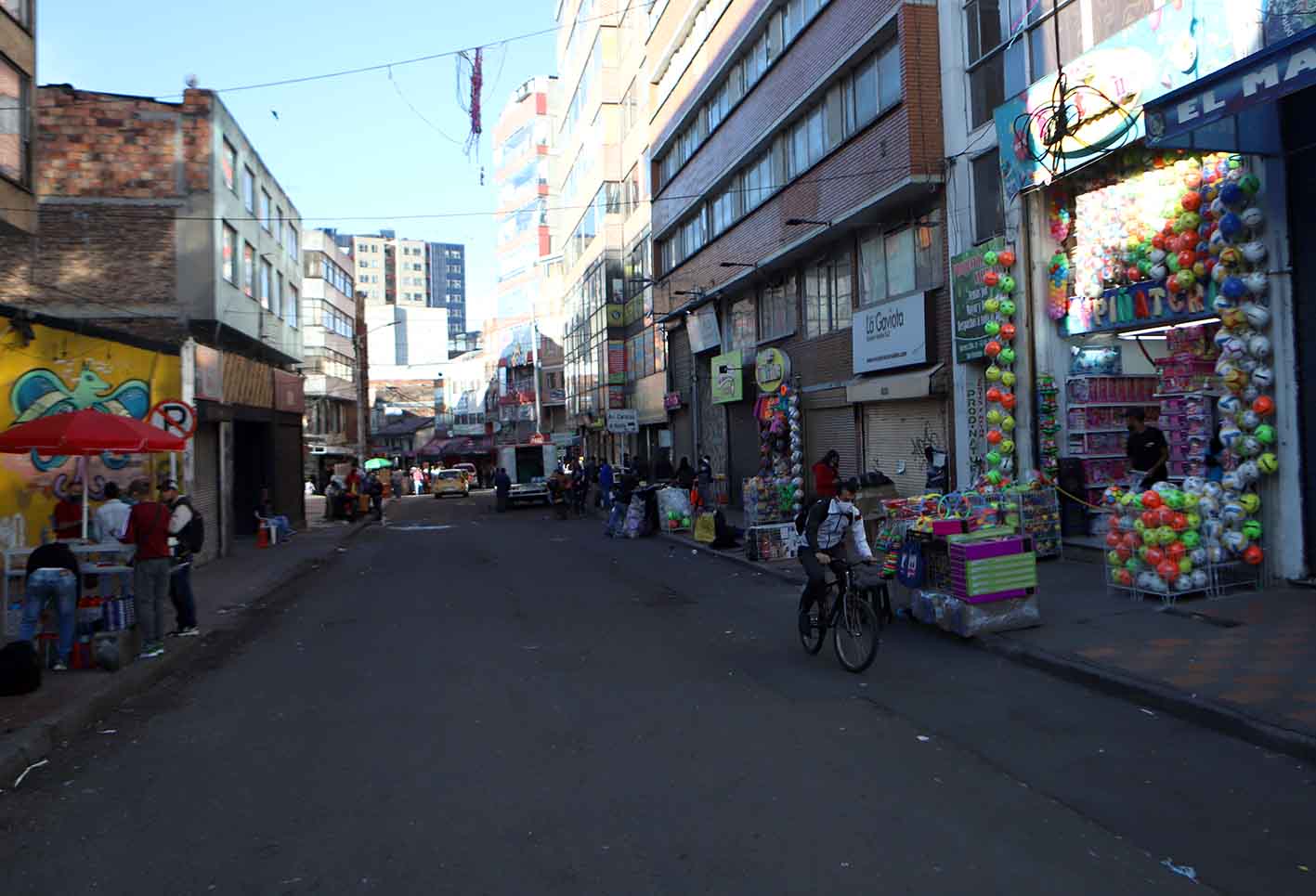 San Victorino – vendedores informales no respetan distanciamiento