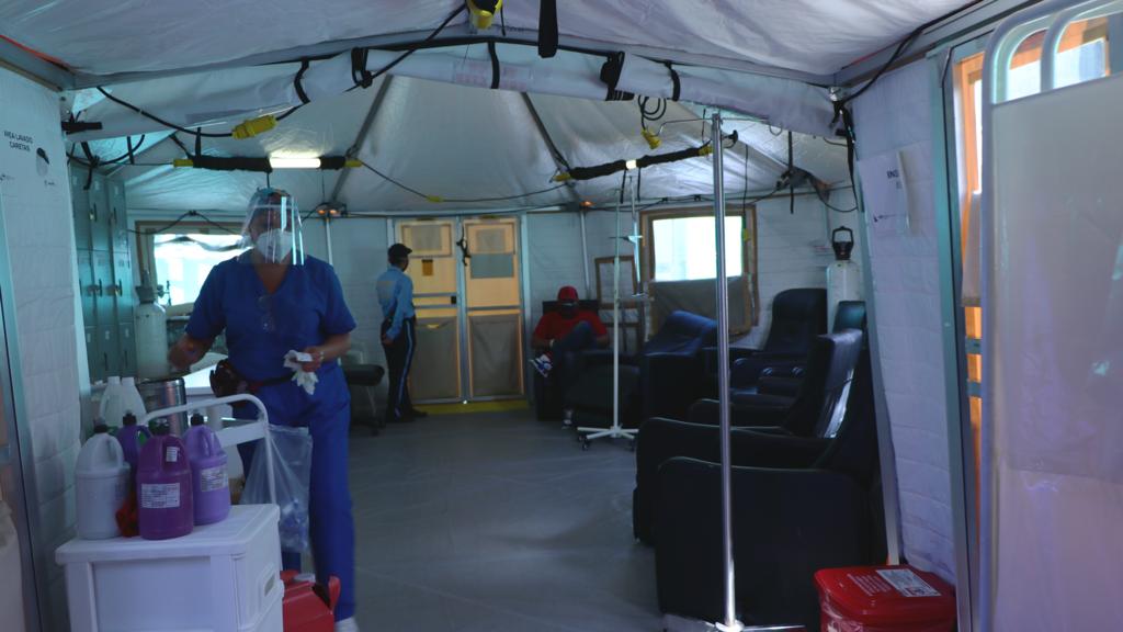 Cada hospital de campaña puede recibir entre 20 y 30 pacientes.