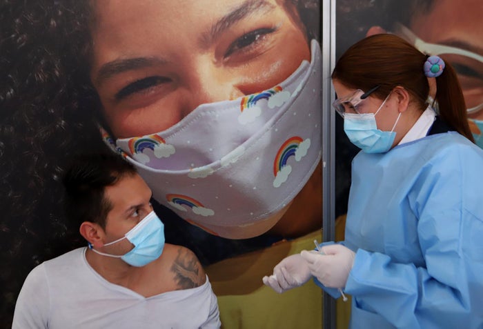 Vacunación contra la covid 19 en Clínica Colombia de Bogotá