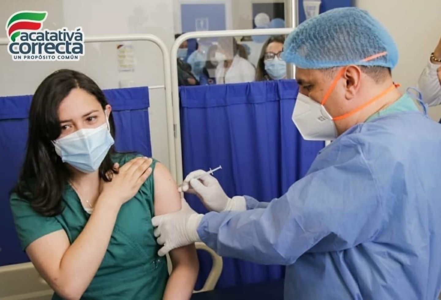 Alcalde de Facatativá aplica primera vacuna