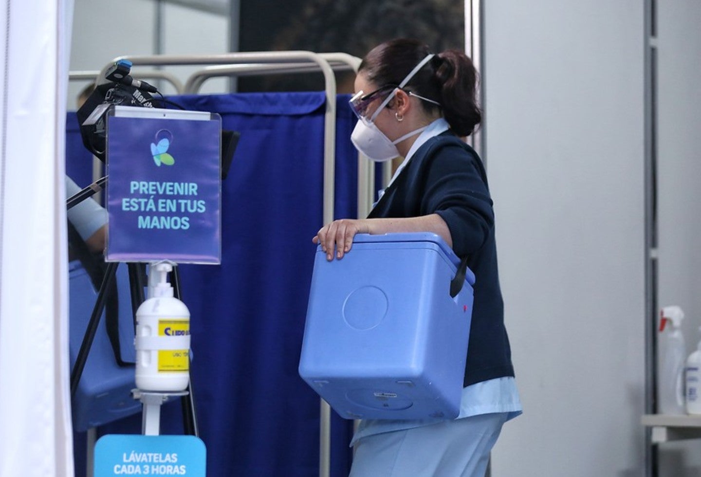 Comenzó la vacunación contra la covid-19 en Bogotá