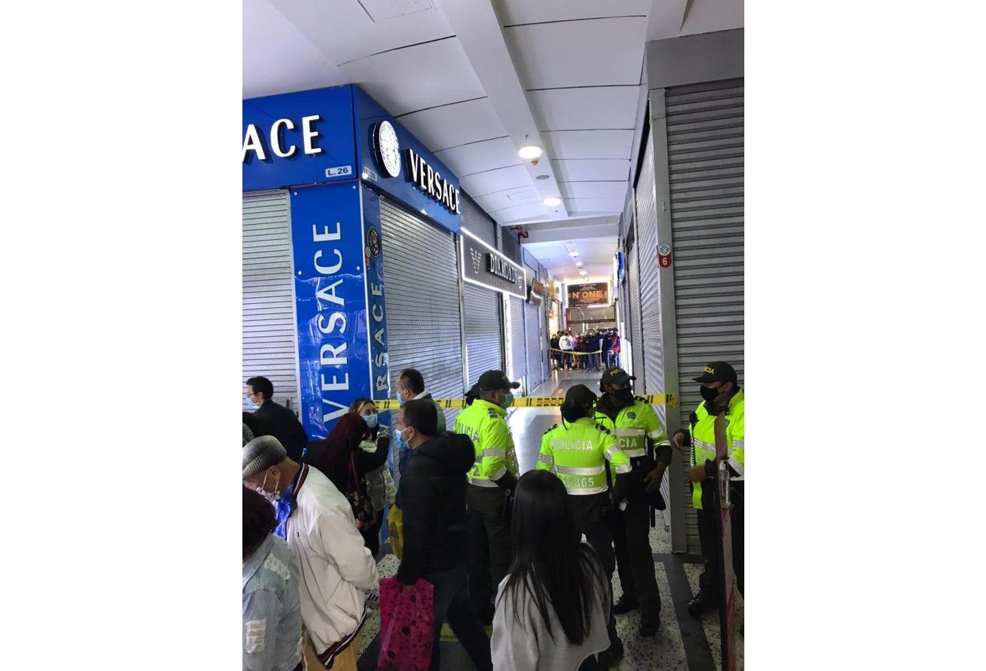 Centro comercial Puerto Príncipe, ubicado en la calle 13, en el centro de Bogotá