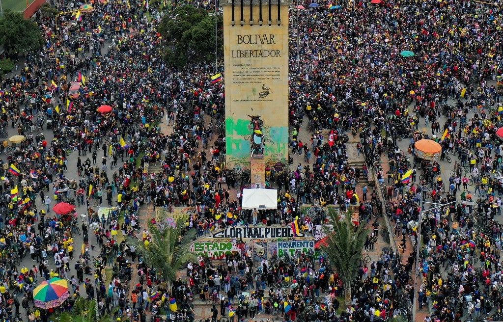 Monumento a Los Héroes, en Bogotá, en medio de las marchas del paro nacional
