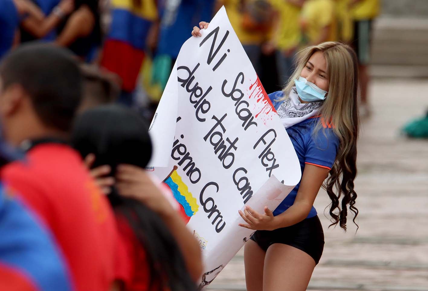 Más de 200 porristas protestan por falta de inversión al deporte en Bogotá