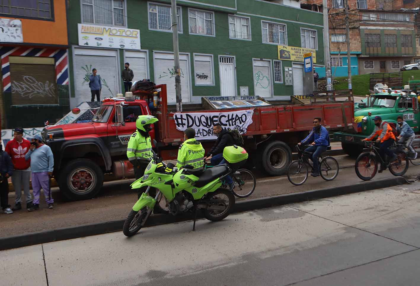 Camioneros y conductores de vehículos de carga protestan en sur de Bogotá