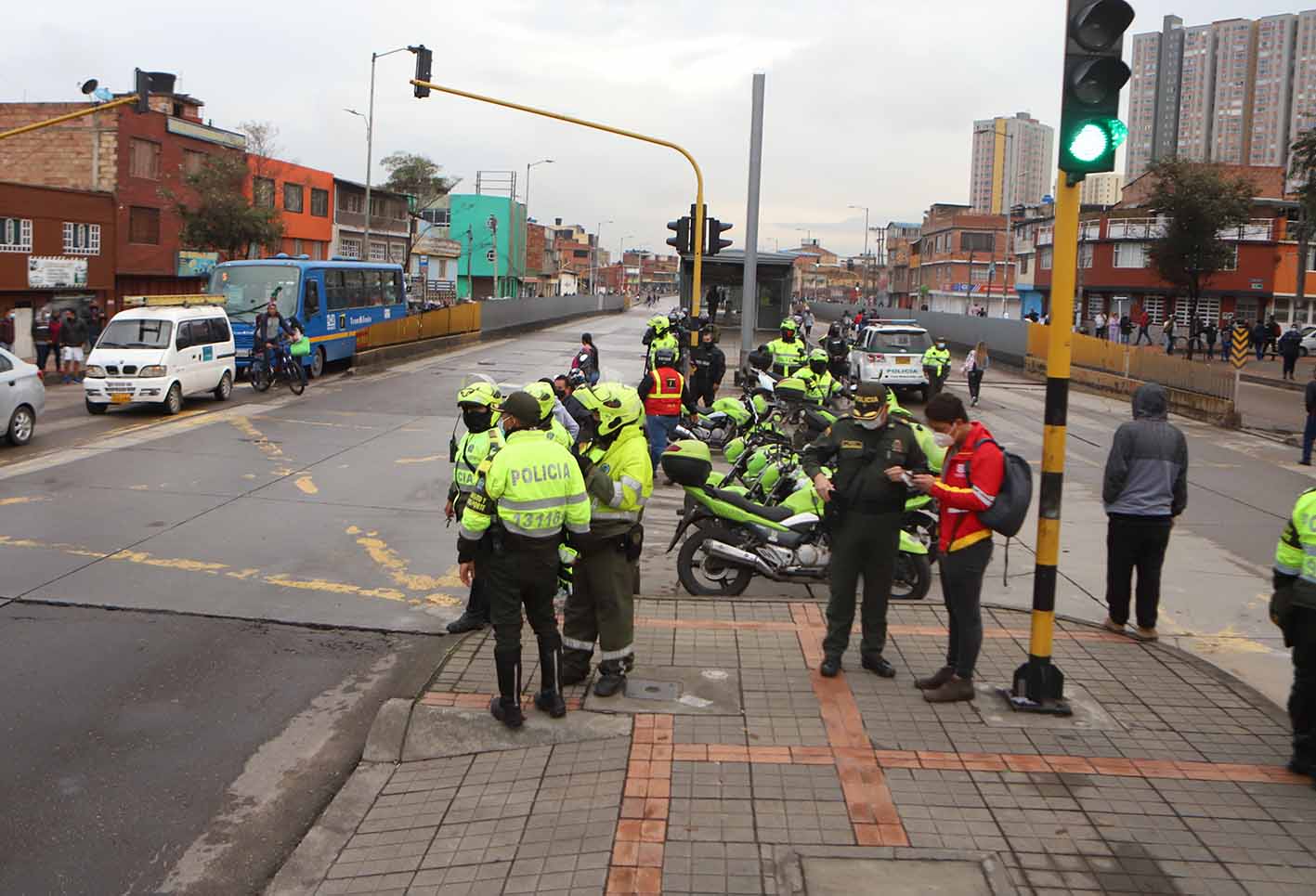 Camioneros y conductores de vehículos de carga protestan en sur de Bogotá