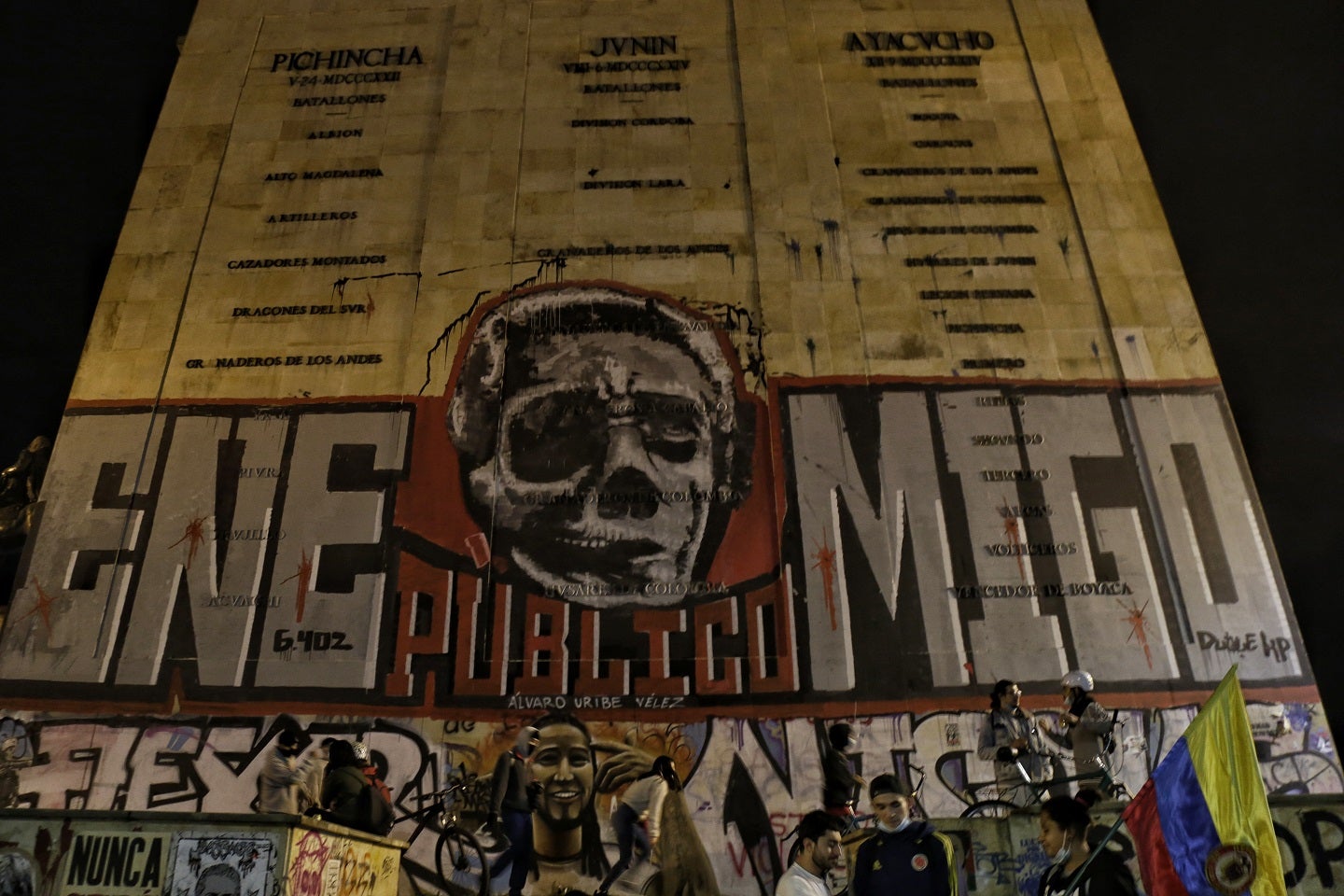 Vandalismo en el Monumentos a los Héroes