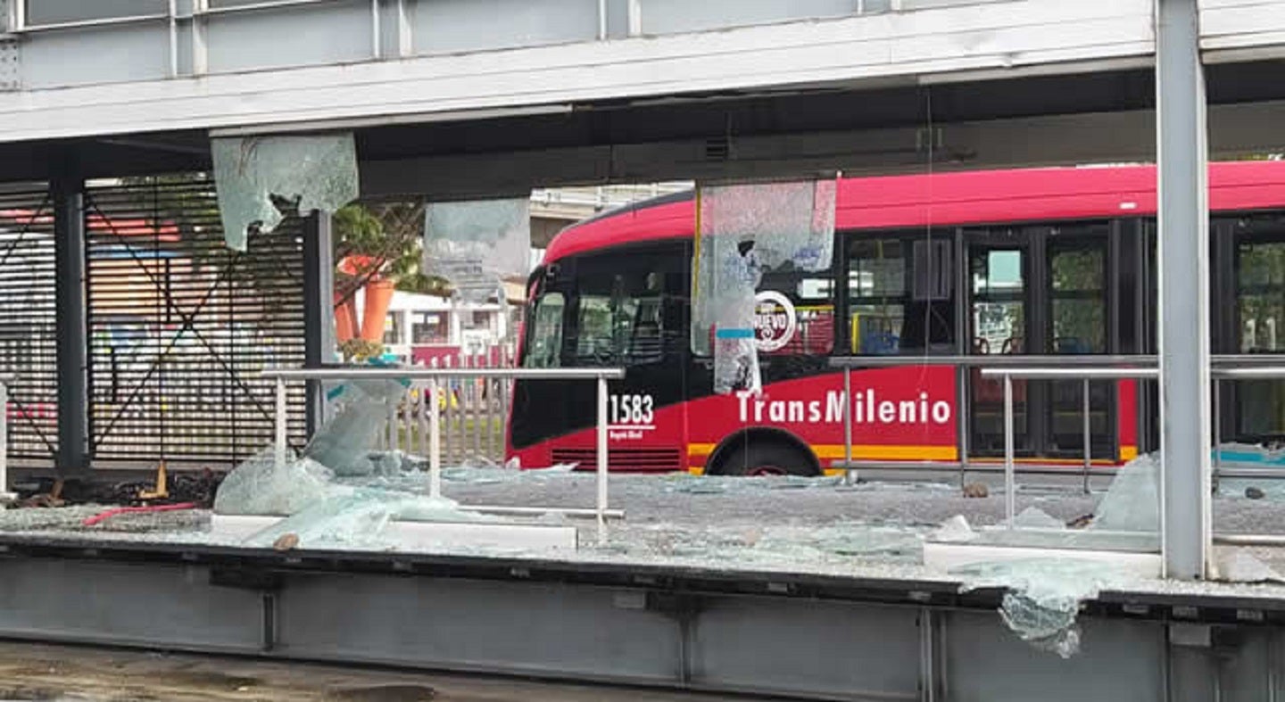 Vándalos destruyen a estación Terreros