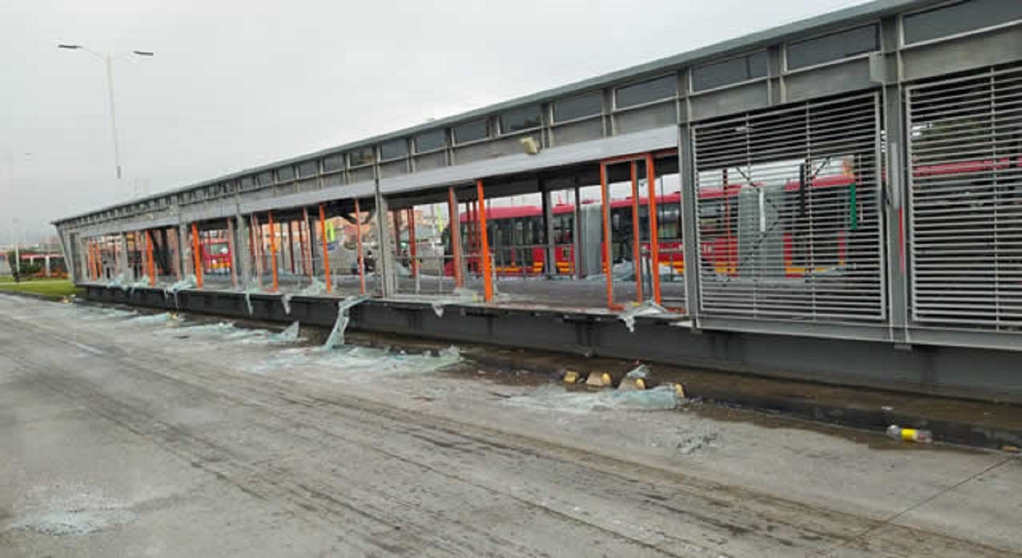 Vándalos destruyen a estación Terreros