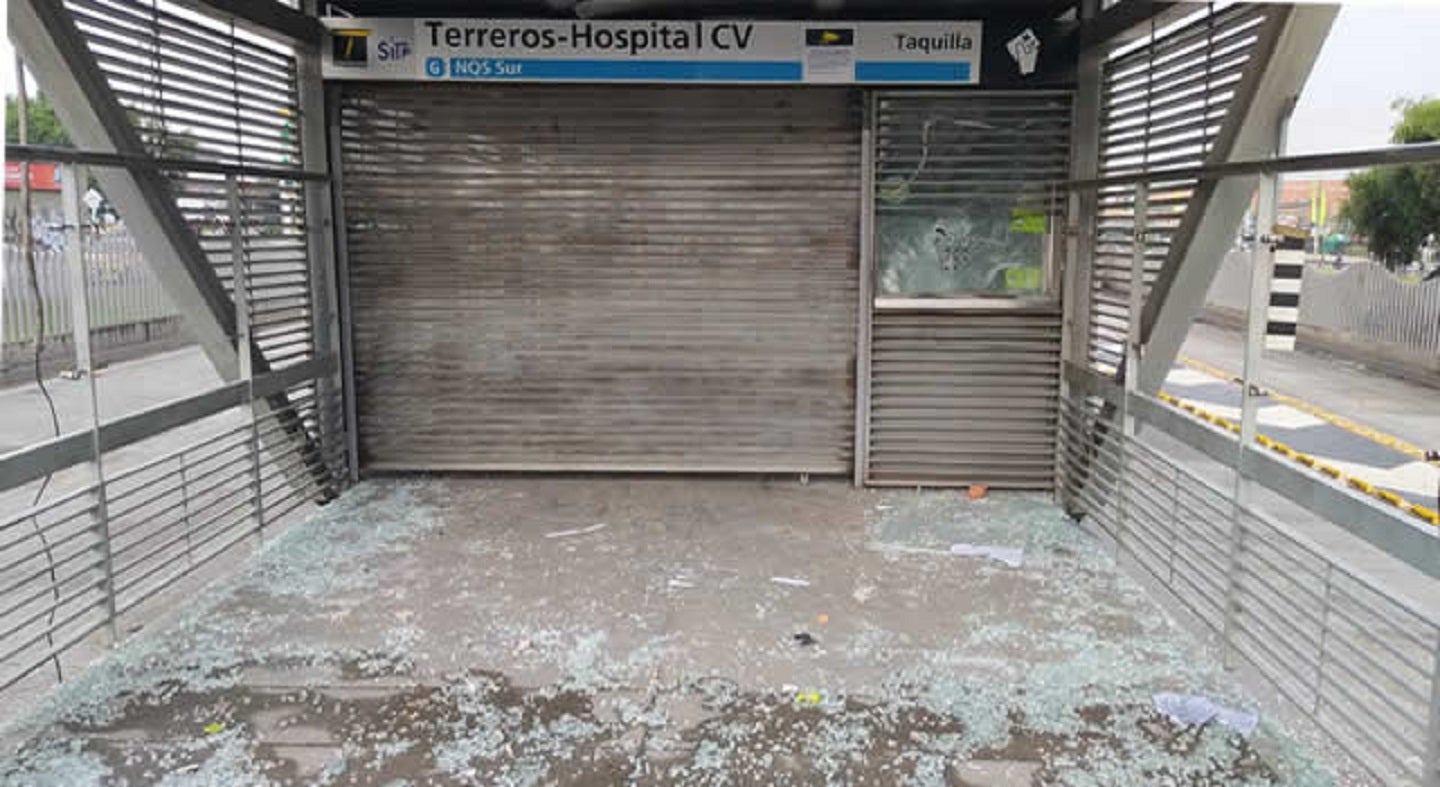 Vándalos destruyen a estación Terreros