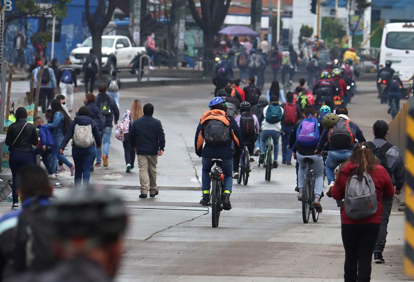 Camioneros y conductores de vehículos de carga protestan en sur de Bogotá