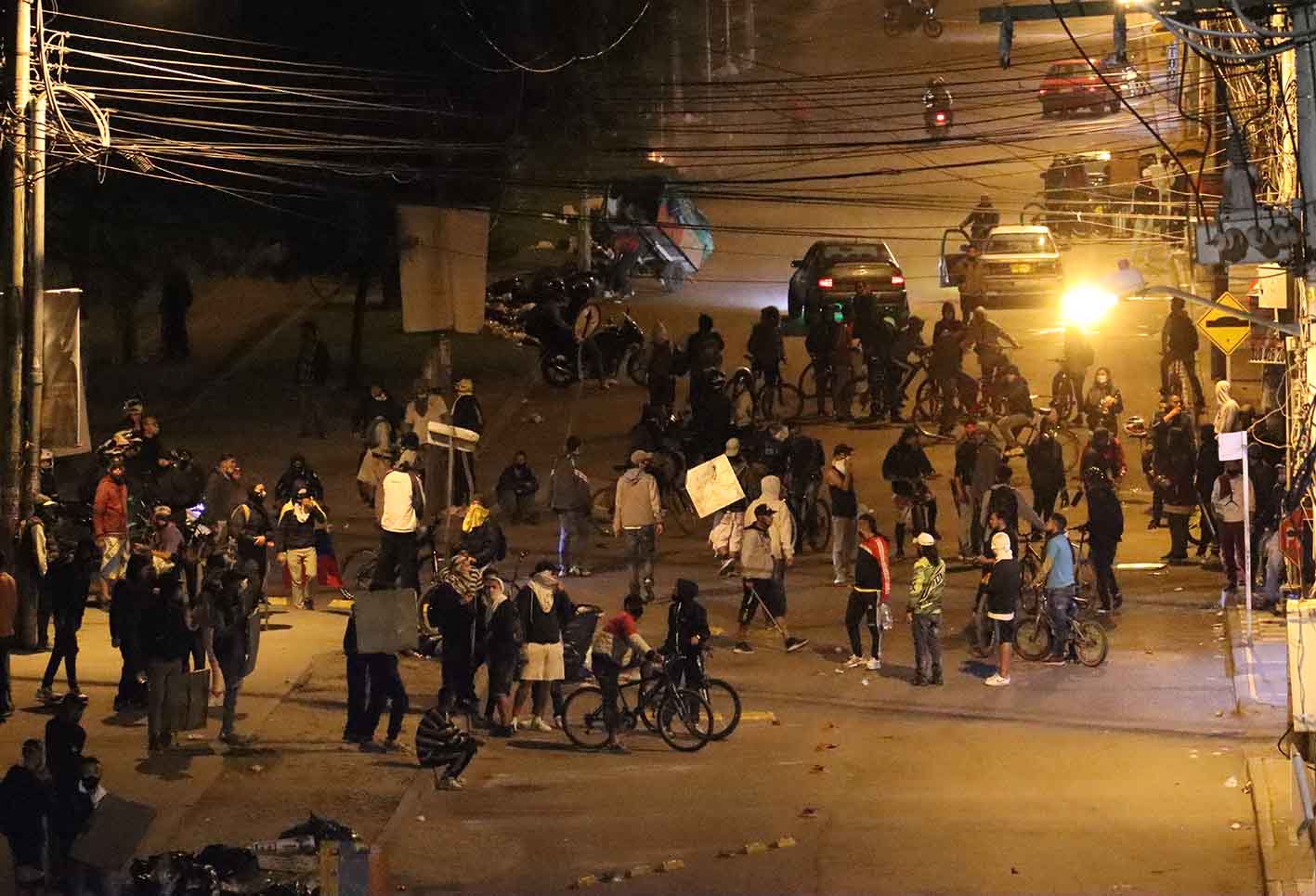 ENFRENTAMIENTOS ENTRE MANIFESTANTES Y POLICIA DEL ESMAD EN SOACHA