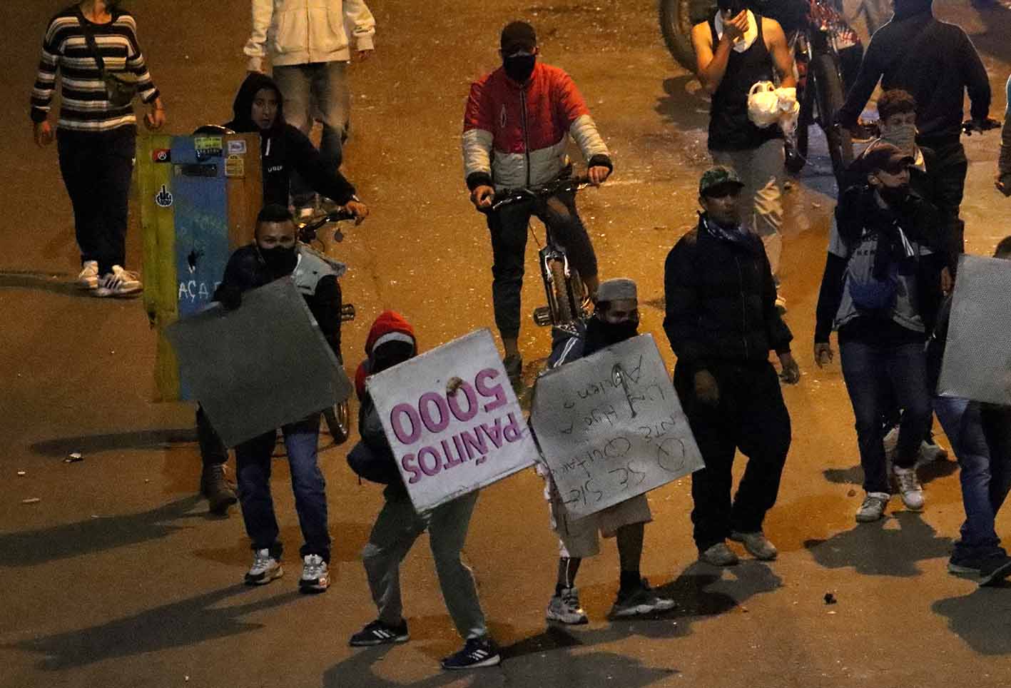 ENFRENTAMIENTOS ENTRE MANIFESTANTES Y POLICIA DEL ESMAD EN SOACHA