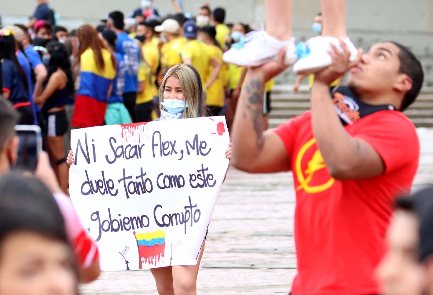 Más de 200 porristas protestan por falta de inversión al deporte en Bogotá