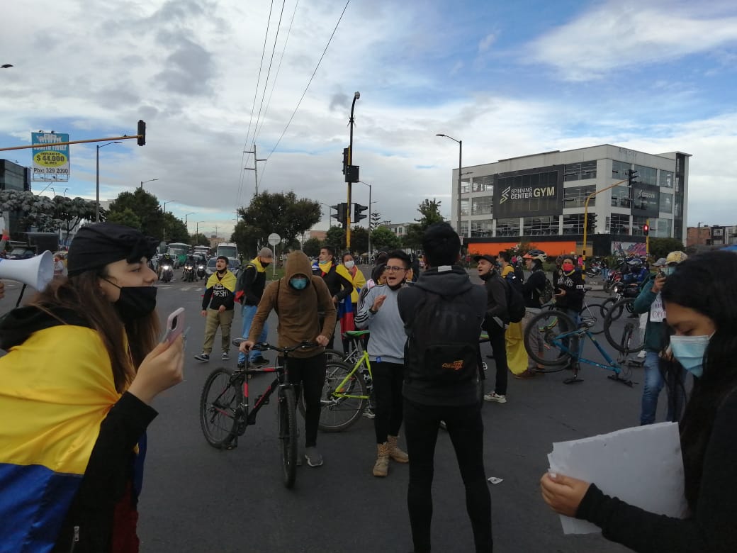 Manifestación de jóvenes en la localidad de Suba, en Bogotá