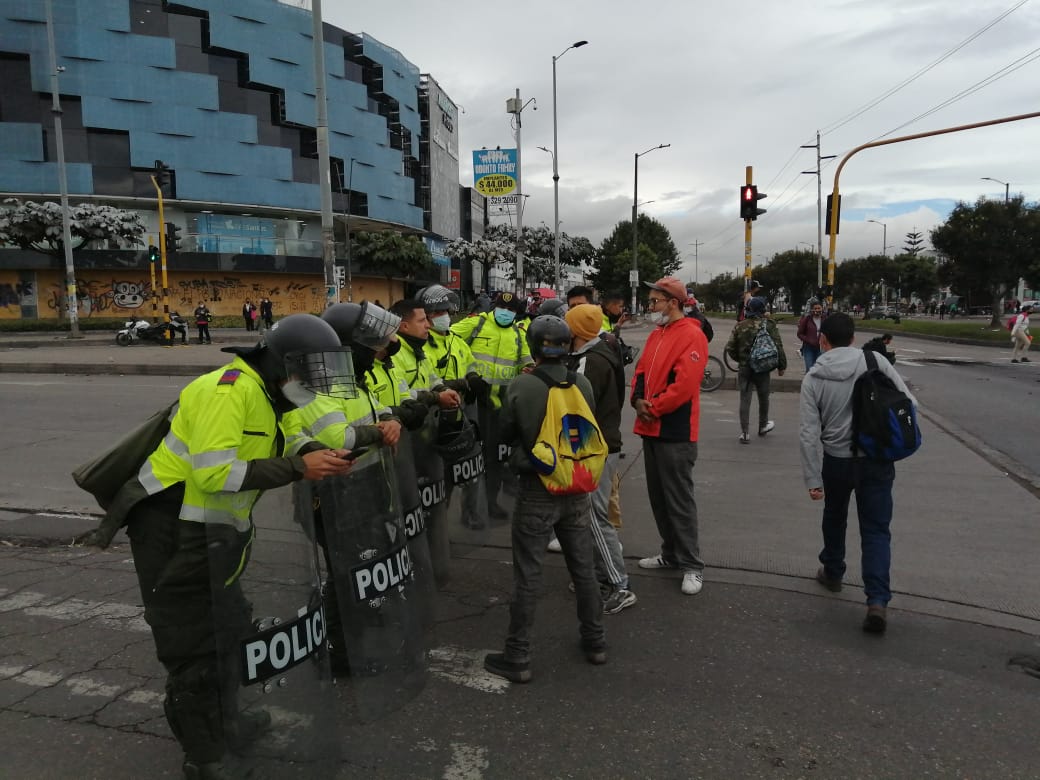 Manifestación de jóvenes en la localidad de Suba, en Bogotá
