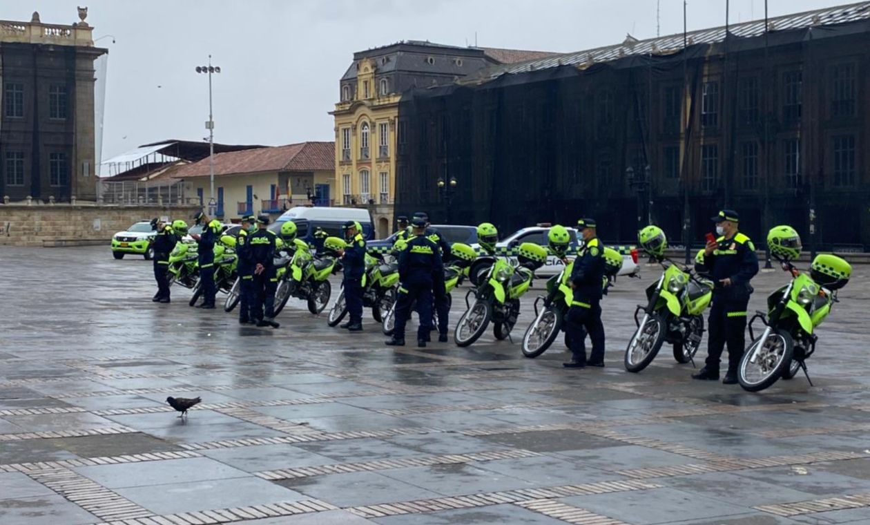 Uniforme policia colombia 2021