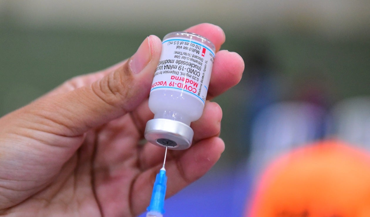 Habrá tercera dosis de vacuna de Moderna en Indonesia.