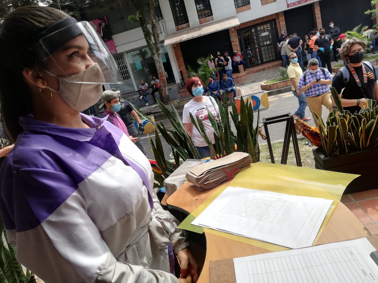 Negocios exigirán carné de vacunación