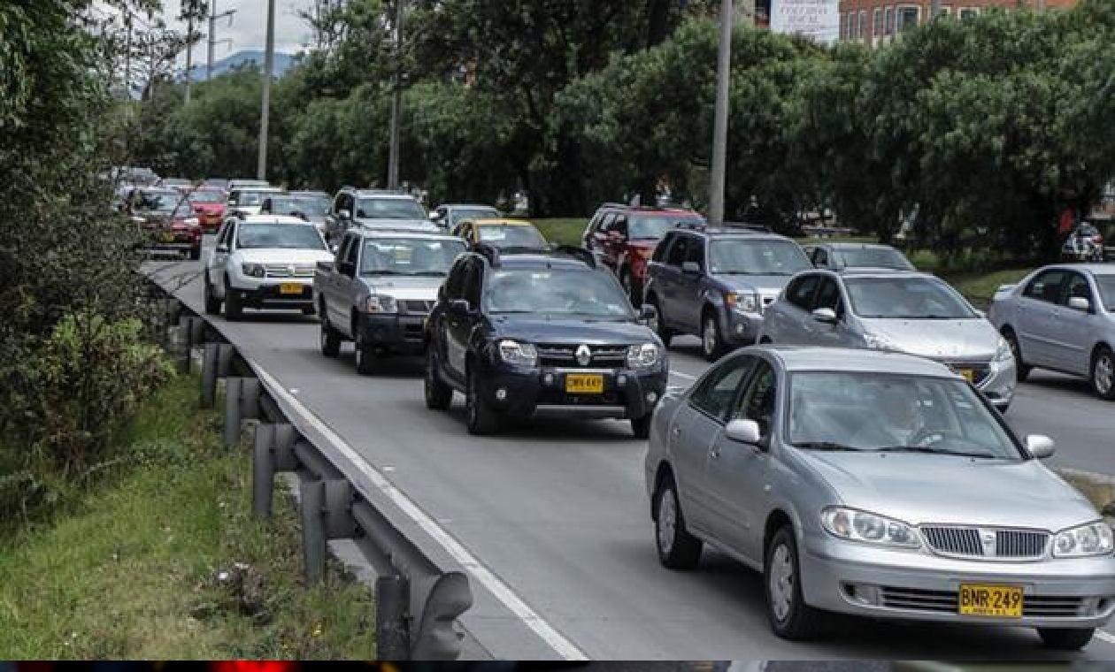 Carros saliendo de Bogotá