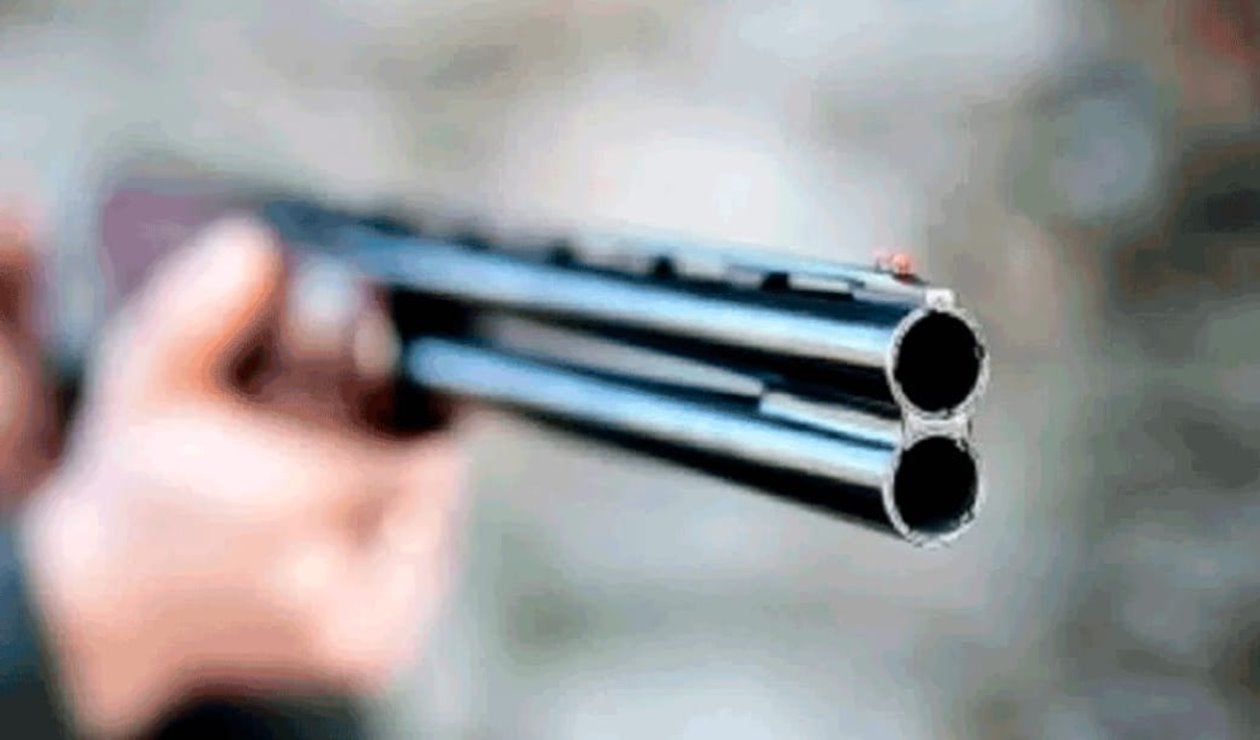 Cliente amenaza con escopeta a tendero en Bogotá