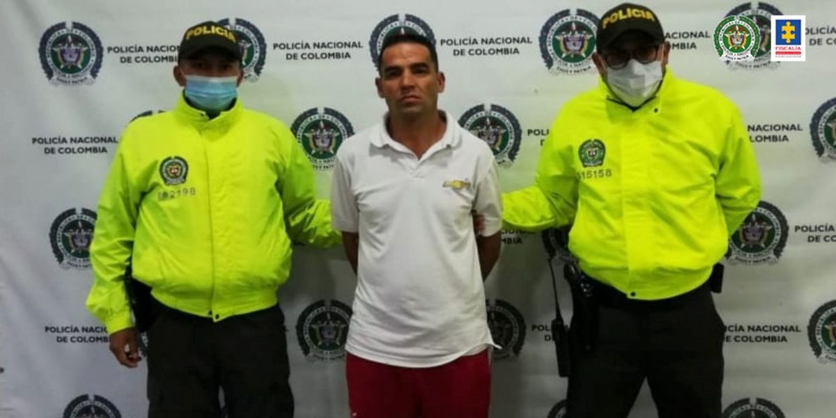 Policía presuntamente sometía a su ex compañera sentimental a todo tipo de maltratos