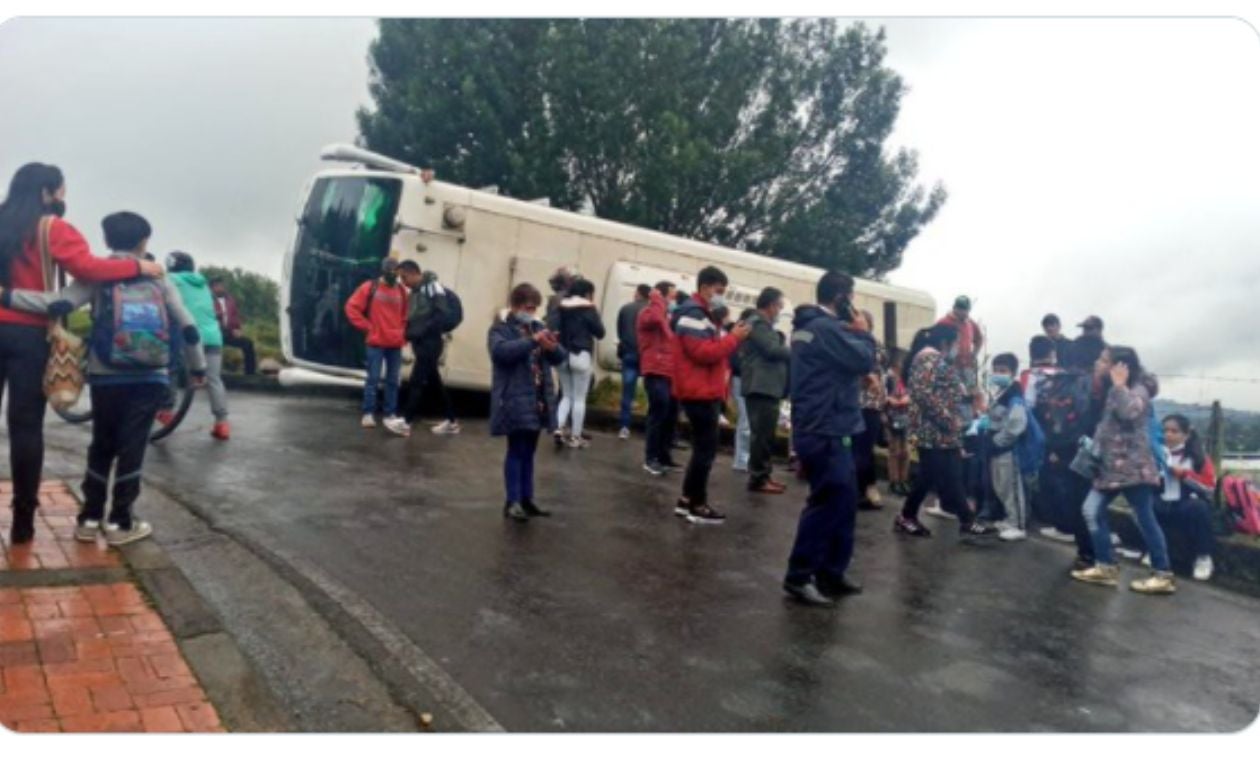 Bus escolar accidentado en Tocancipá