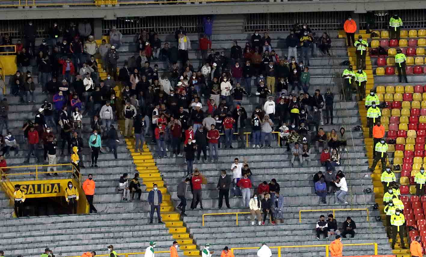 Hinchas de Nacional en El Campín
