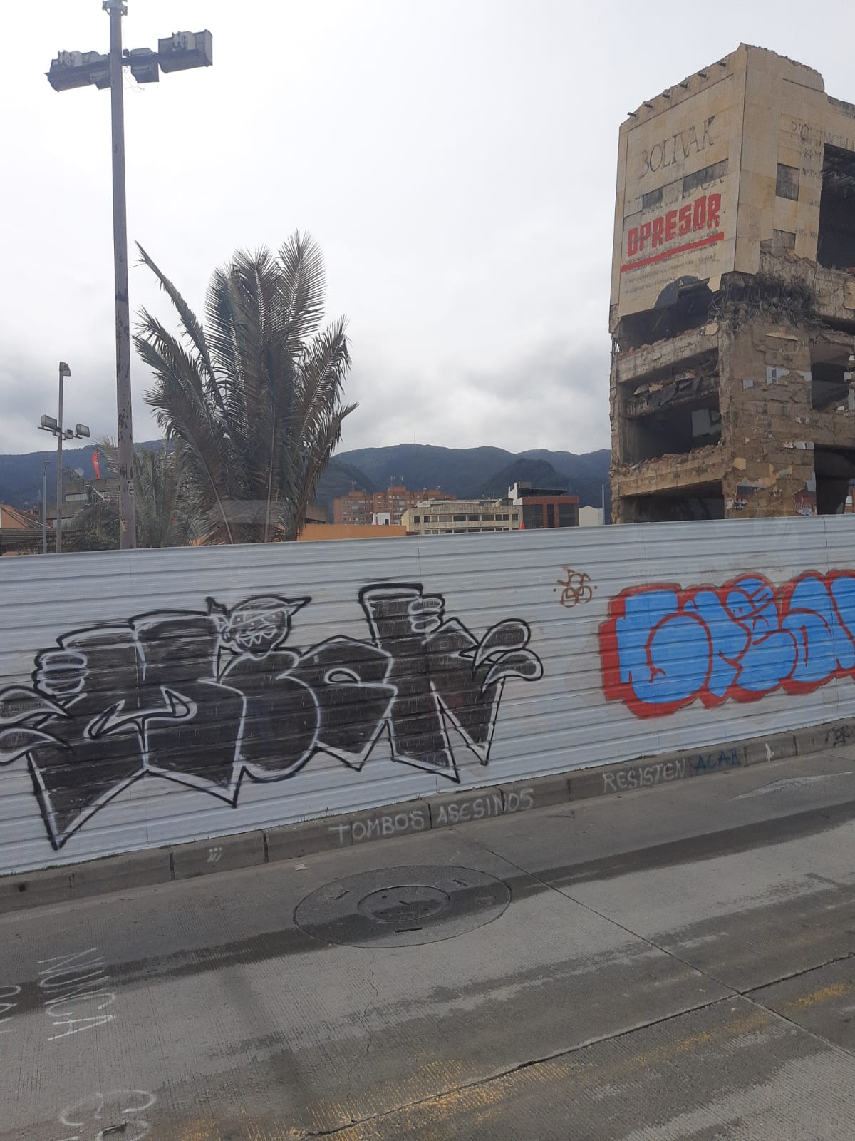 MONUMENTO A LOS HÉROES