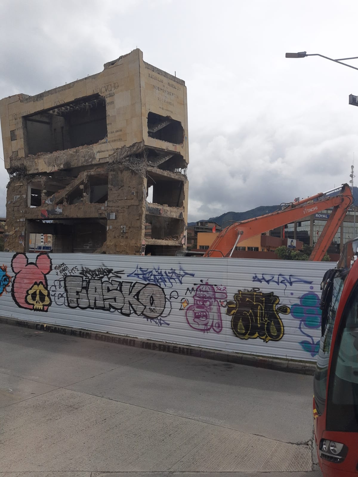 MONUMENTO A LOS HÉROES