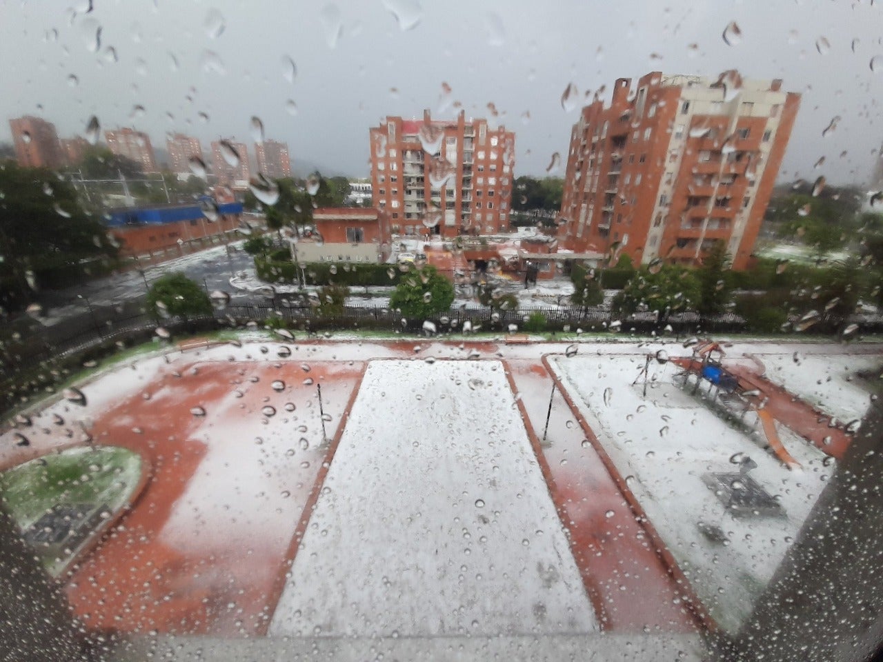 Granizada en Bogotá HOY: movilidad colapsada en Suba, Engativá y Fontibón